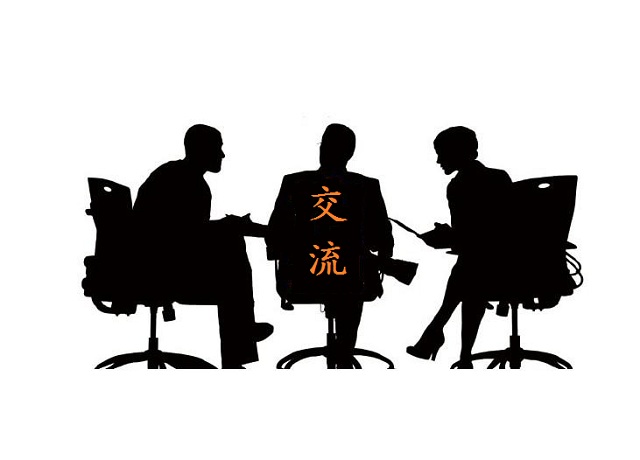 催眠師要學(xué)會拋下自我主觀的喜惡，客觀冷靜的看待每一個來訪者，懂得接納并利用來訪者的現(xiàn)實，以此為出發(fā)點制定計劃，才能進行有效的催眠交流。